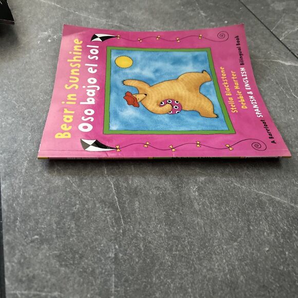 Bear in Sunshine / Oso bajo el sol [English and Spanish Edition] Blackstone, S - Picture 3 of 9